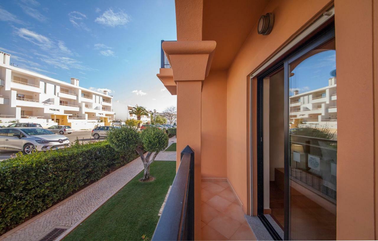B27 - Luzbay 2 Bed Apartment Eksteriør billede
